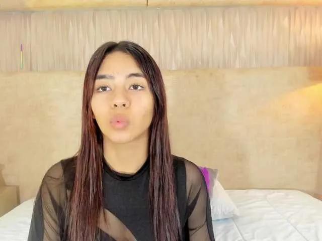 Kyraaa — Lovelies Welcome to my profile. The best reason to meet me? You will not regret it. Get me up with pleasure with your chips, let's make a pink wall. I can't be more exciting Tztz