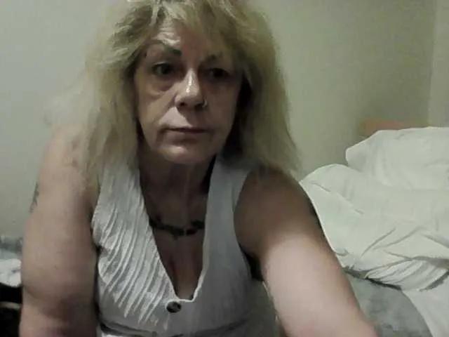 BongaCams latexshantie is Freechat latexshantie — younger men: seeing playing and come give orders slaves