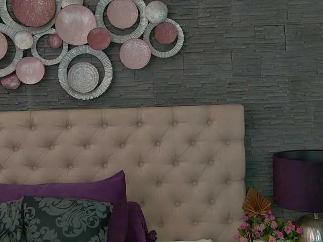 BongaCams VannyFoxx is Freechat VannyFoxx — I like giving blowjobs , i like getting fucked hard , and the best thing : VEINY DICKS