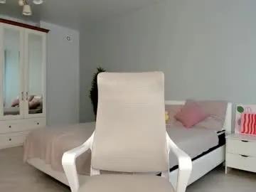 paradi_se — Hand bra # new #teen #18 [130 tokens remaining]