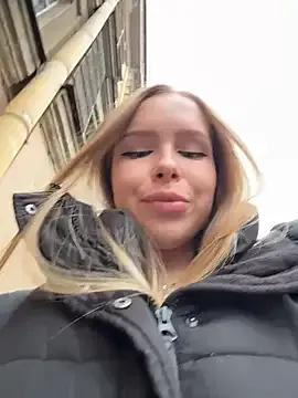 Liza_risky — MASSAGE PUSSY OVER PANTIES ON PUBLIC