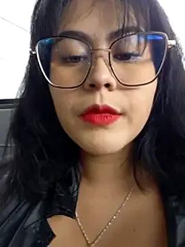 mari_98 — Show tits in public 