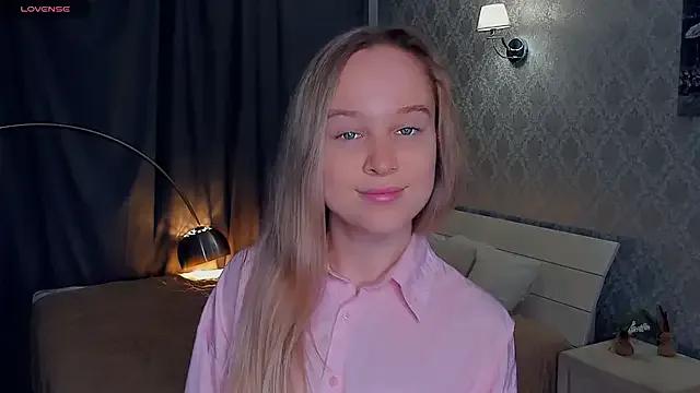 SoonMoor — show my bare shoulders