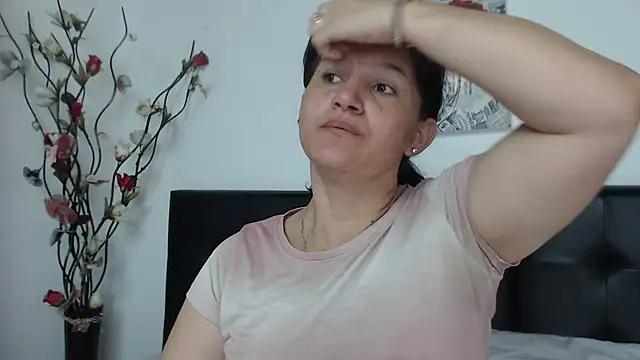 Angelinna_Milf from StripChat is Freechat