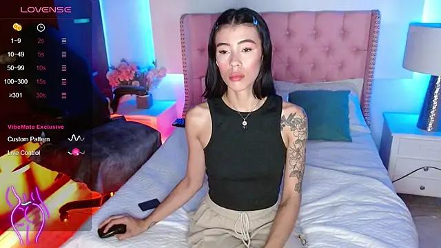 aurora_saenz from StripChat is Freechat