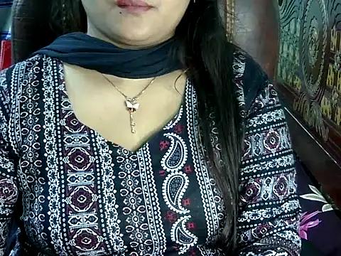 BengaliQueenStar from StripChat is Freechat