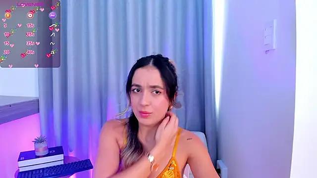 Lucyortiz_ from StripChat is Freechat