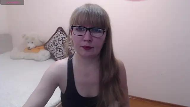 MargotLot from StripChat is Freechat