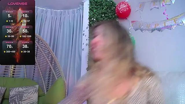 MarianaMiller_ from StripChat is Freechat