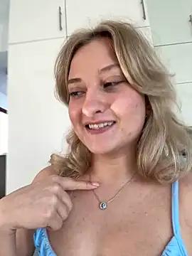 MileySummer from StripChat is Freechat