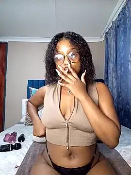 Queen-Chocolate from StripChat is Freechat