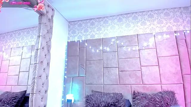 Withney_x from StripChat is Freechat